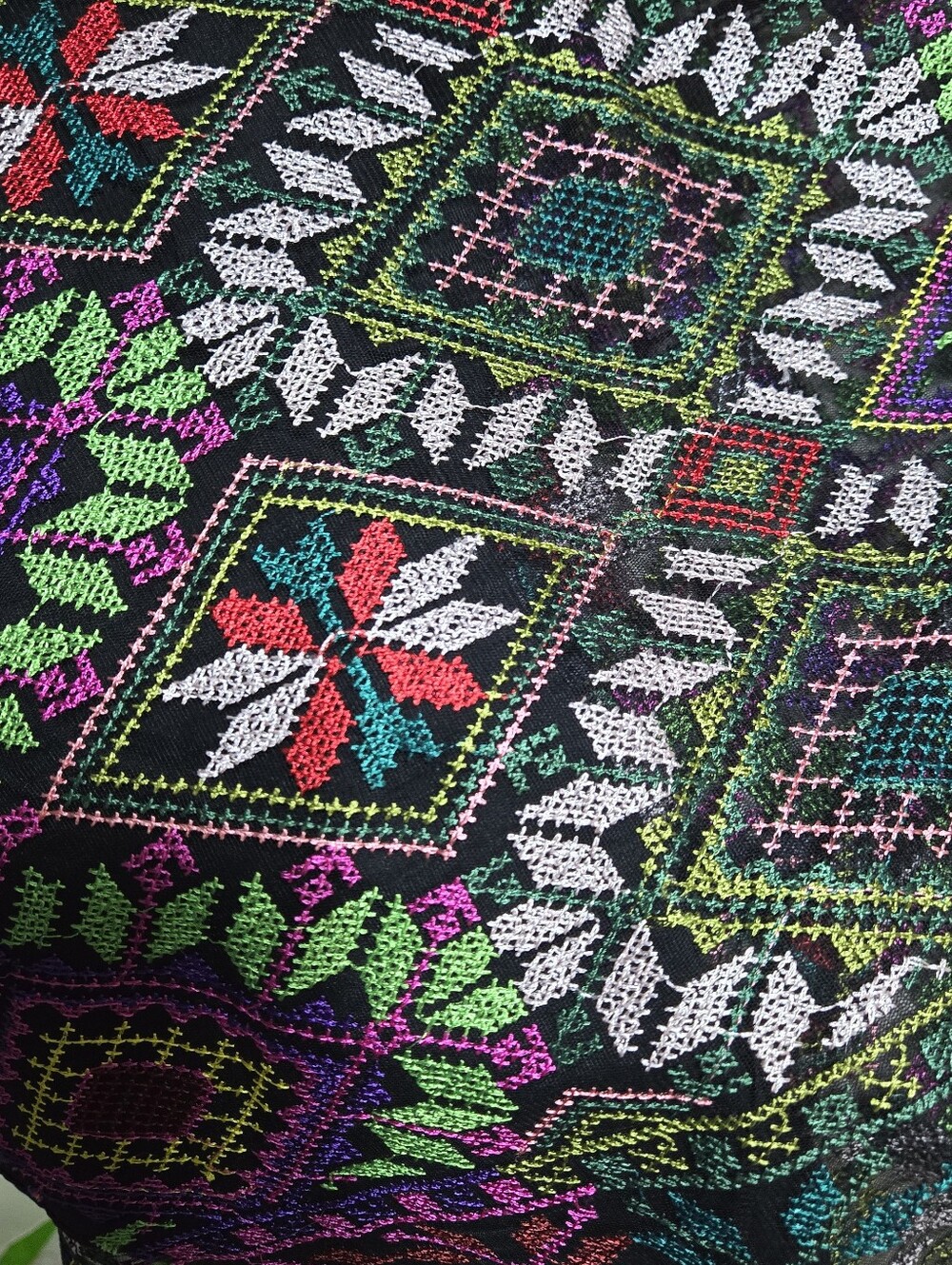 Alex Marie Sz 2 Elegant Black Dress Multicolor Geometric Design  Hankerchief Hem - Picture 10 of 12